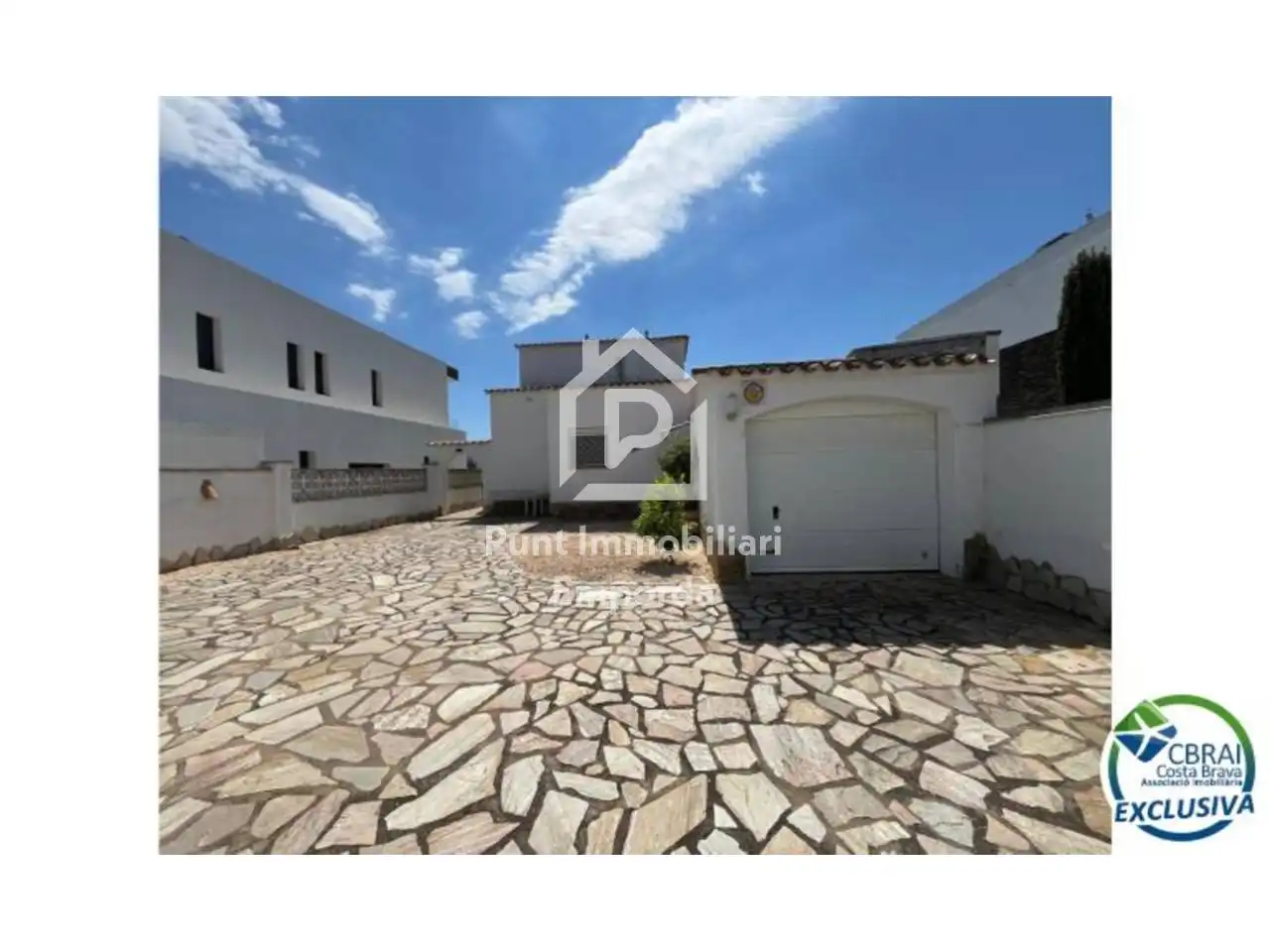 Vista exterior de Casa o xalet en venda en Empuriabrava amb Aire condicionat, Calefacció i Jardí privat