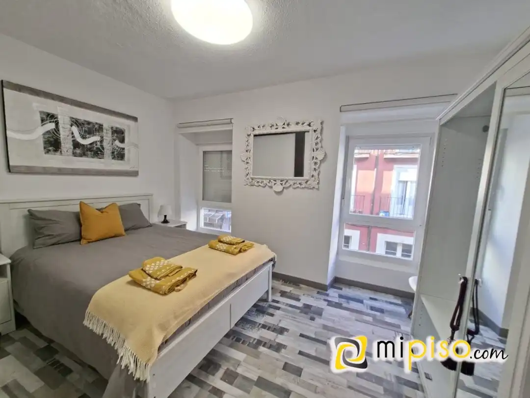 Habitación de Piso de alquiler en Santoña con Amueblado