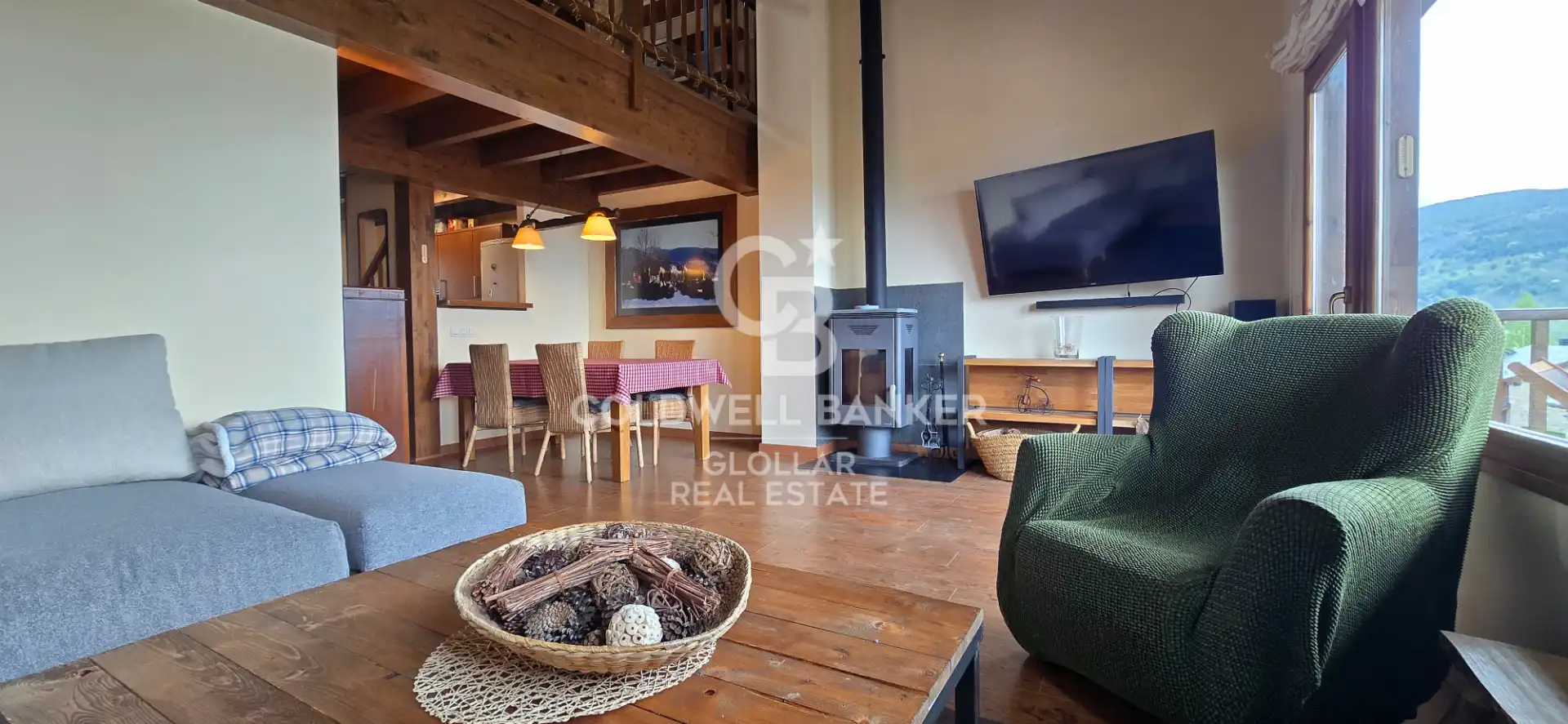 Living room of Duplexes for rent in Osséja  with Parquet flooring, Terrace and Furnished