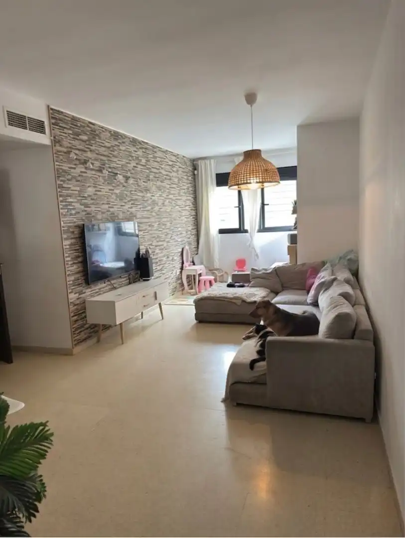 Sala de estar de Piso en venta en Mairena del Aljarafe con Aire acondicionado y Trastero