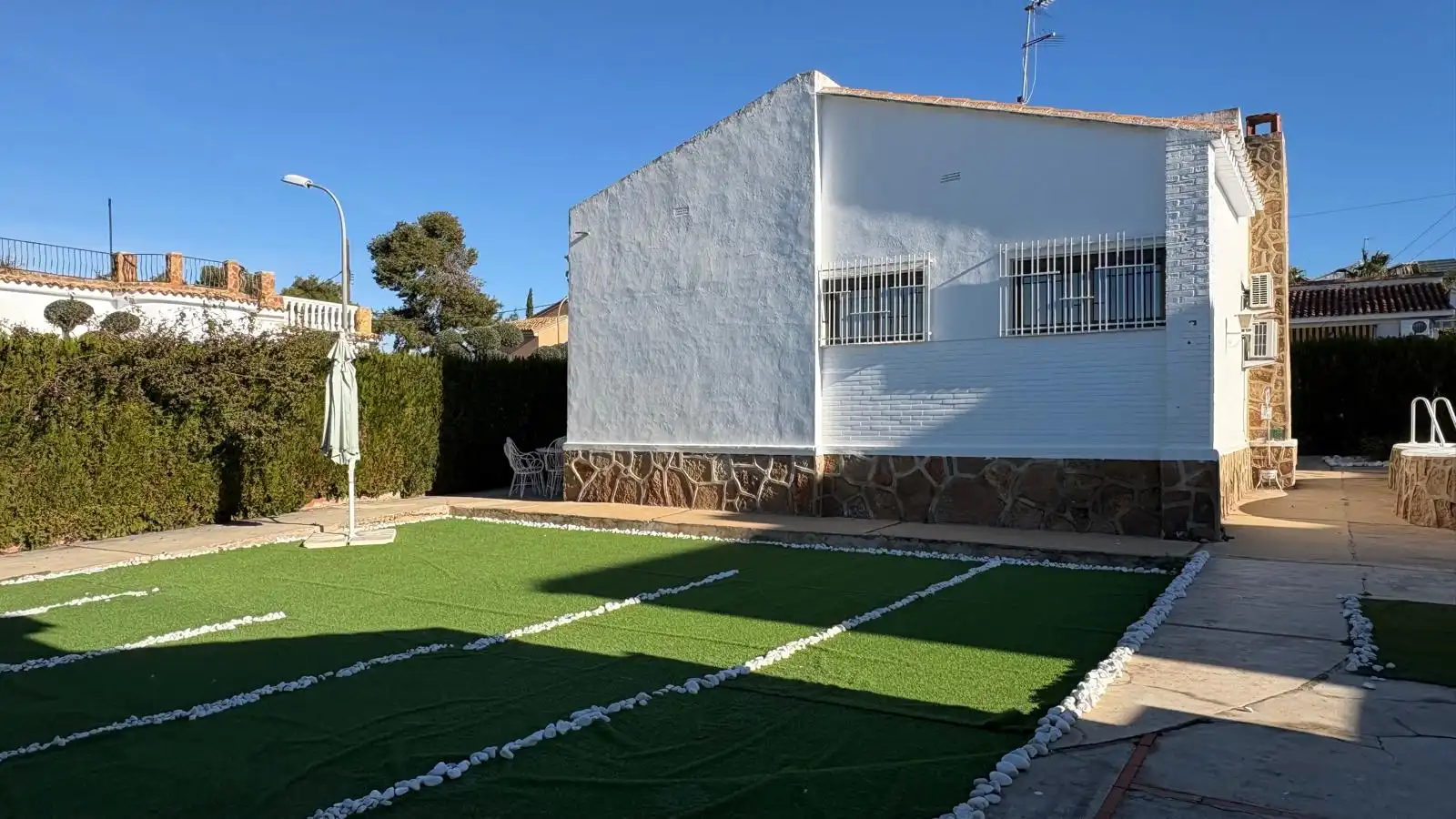 Garden of Houses for sale in L'Eliana  with Air Conditioner, Terrace and Storage room
