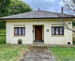 Vista exterior de Casa o xalet en venda en Rábade amb Calefacció, Jardí privat i Terrassa