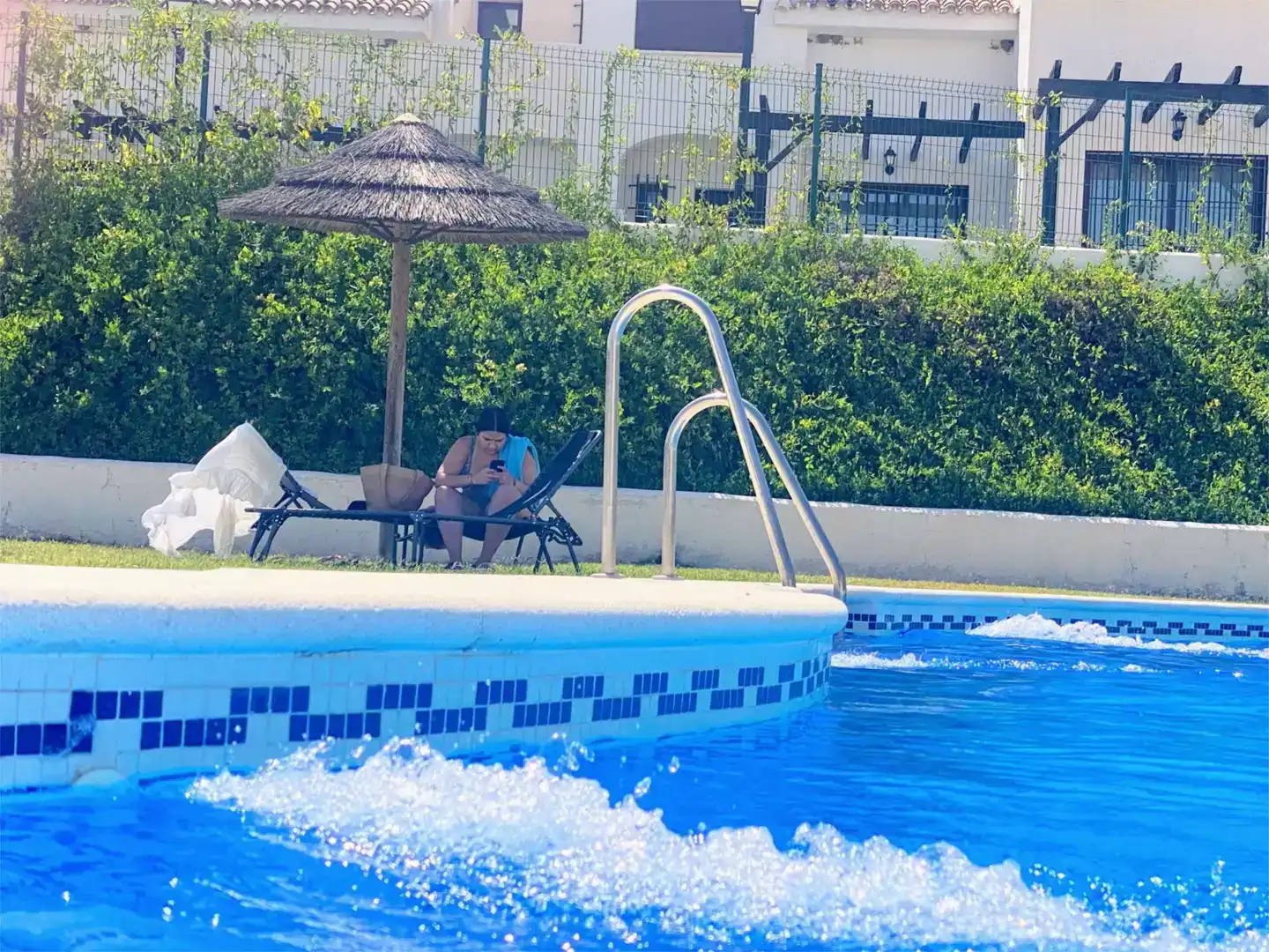 Schwimmbecken von Wohnung zur Miete in El Ronquillo mit Klimaanlage, Parkett und Möbliert