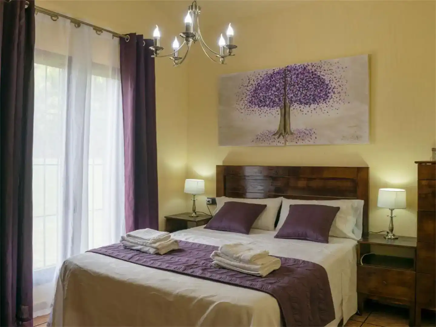 Schlafzimmer von Country house zur Miete in Benamocarra mit Klimaanlage und Schwimmbad