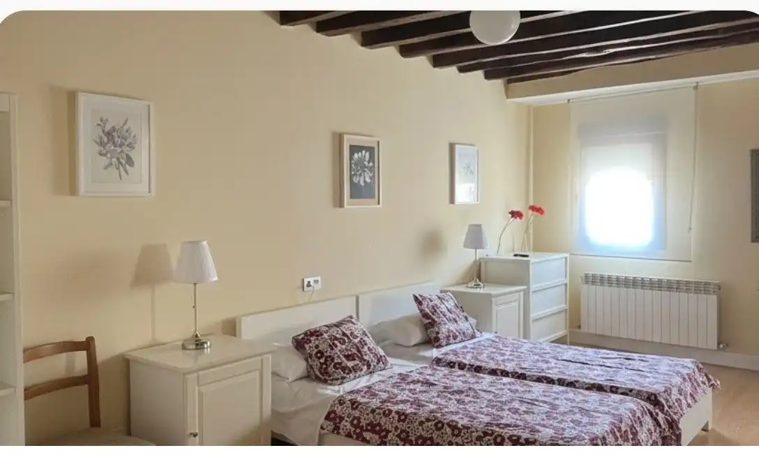 Dormitori de Edifici en venda en Peñaranda de Duero
