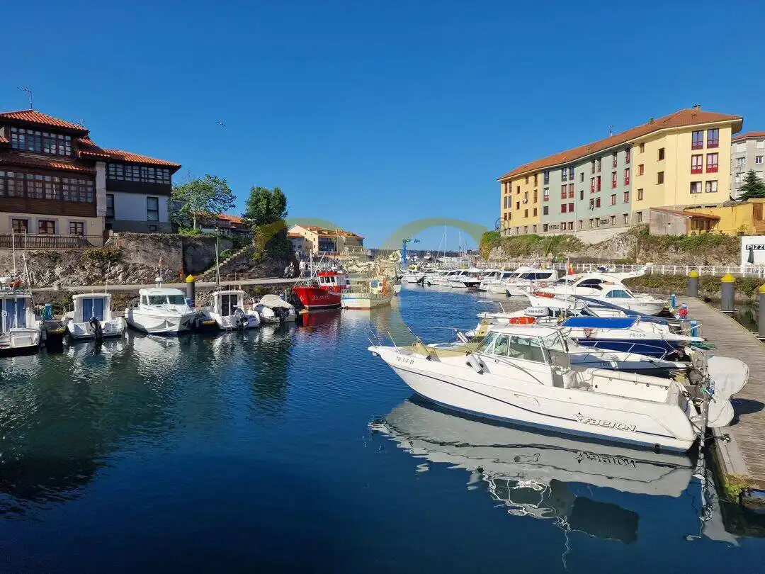 Flat for sale in Llanes  with Heating and Furnished