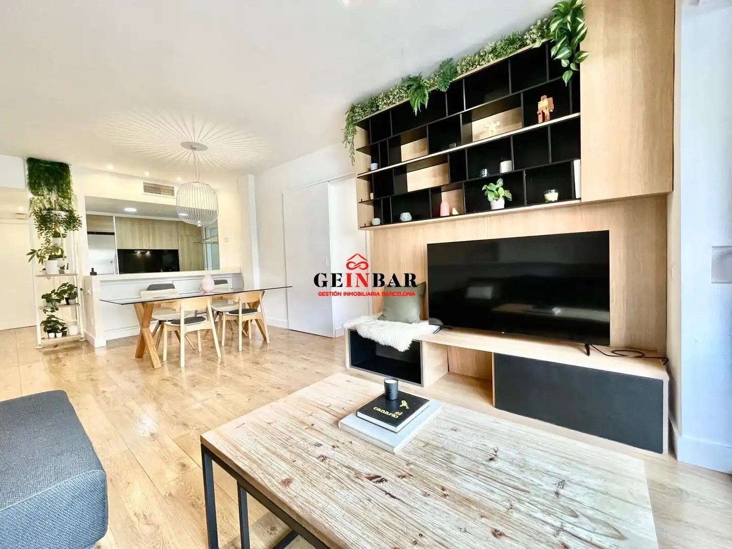 Wohnzimmer von Wohnung zum Verkauf in Barcelona mit Klimaanlage, Heizung und Parkett