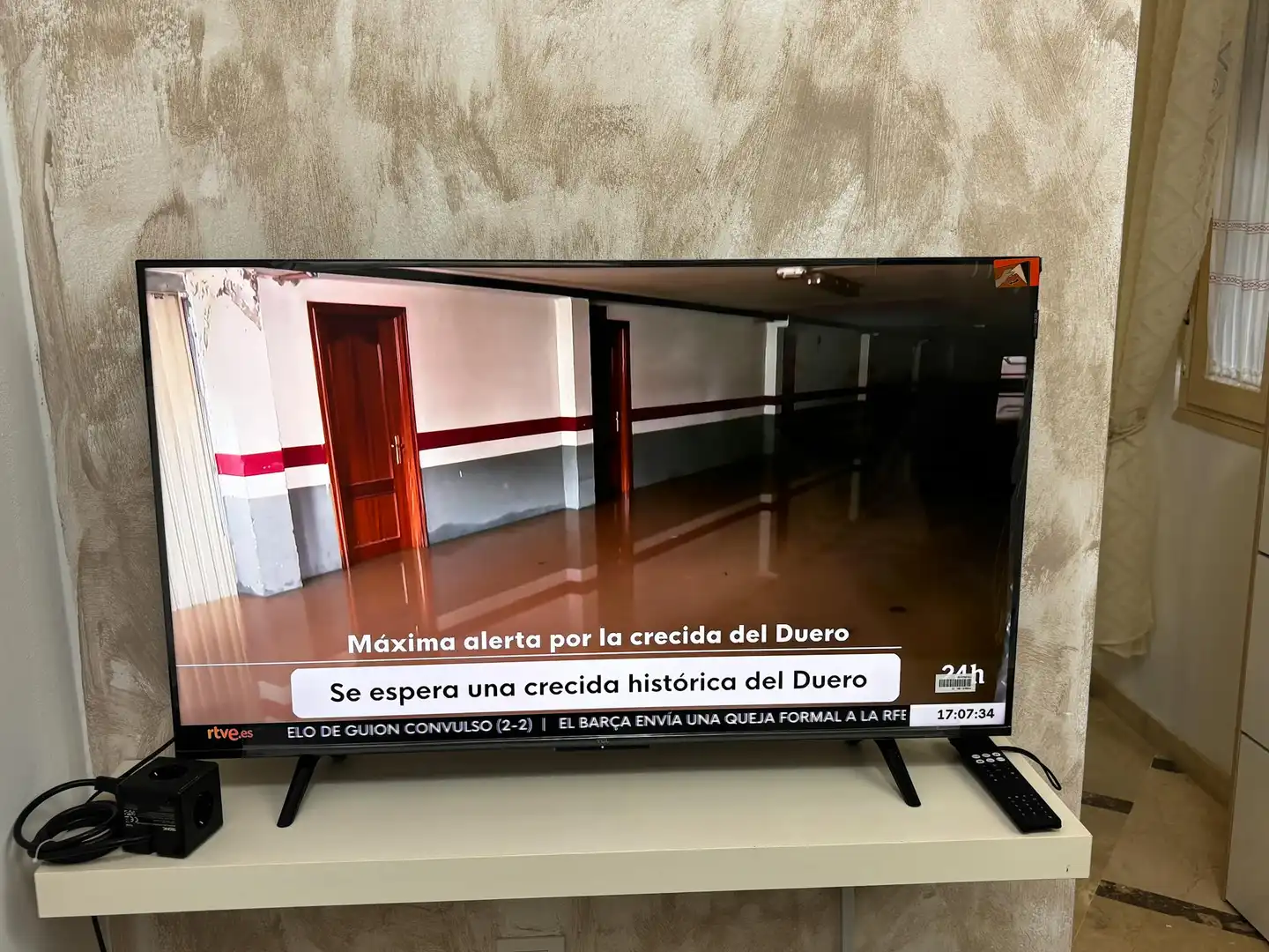Living room of Flat for rent in Sevilla  with Air Conditioner, Heating and Private garden