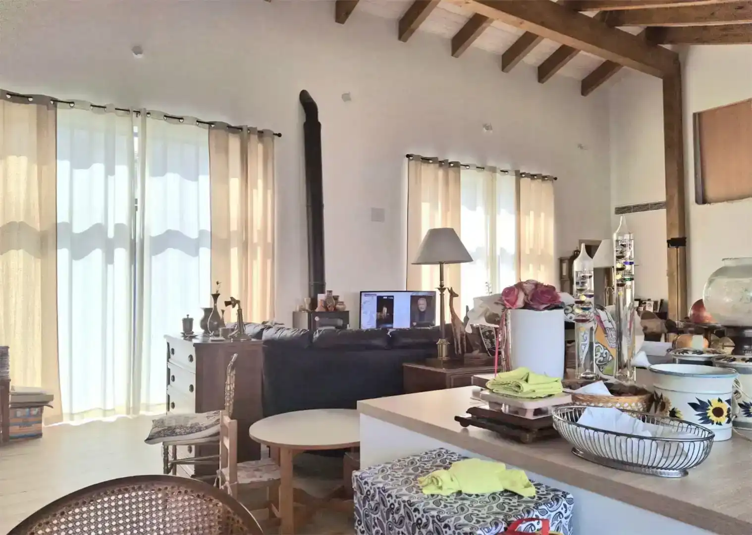 Sala d'estar de Casa o xalet en venda en Besalú amb Aire condicionat