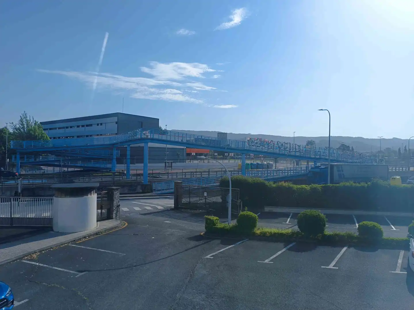 Vista exterior de Nave industrial en venta en Derio