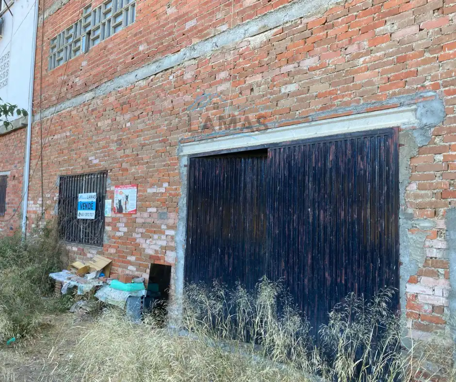 Business premises for sale in Calle de Valfrio 18