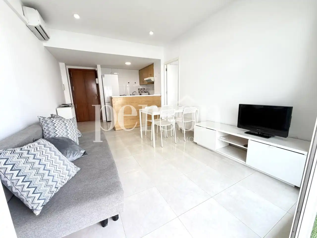 Flat with pool to rent in Playa de Gandia, imagen 4
