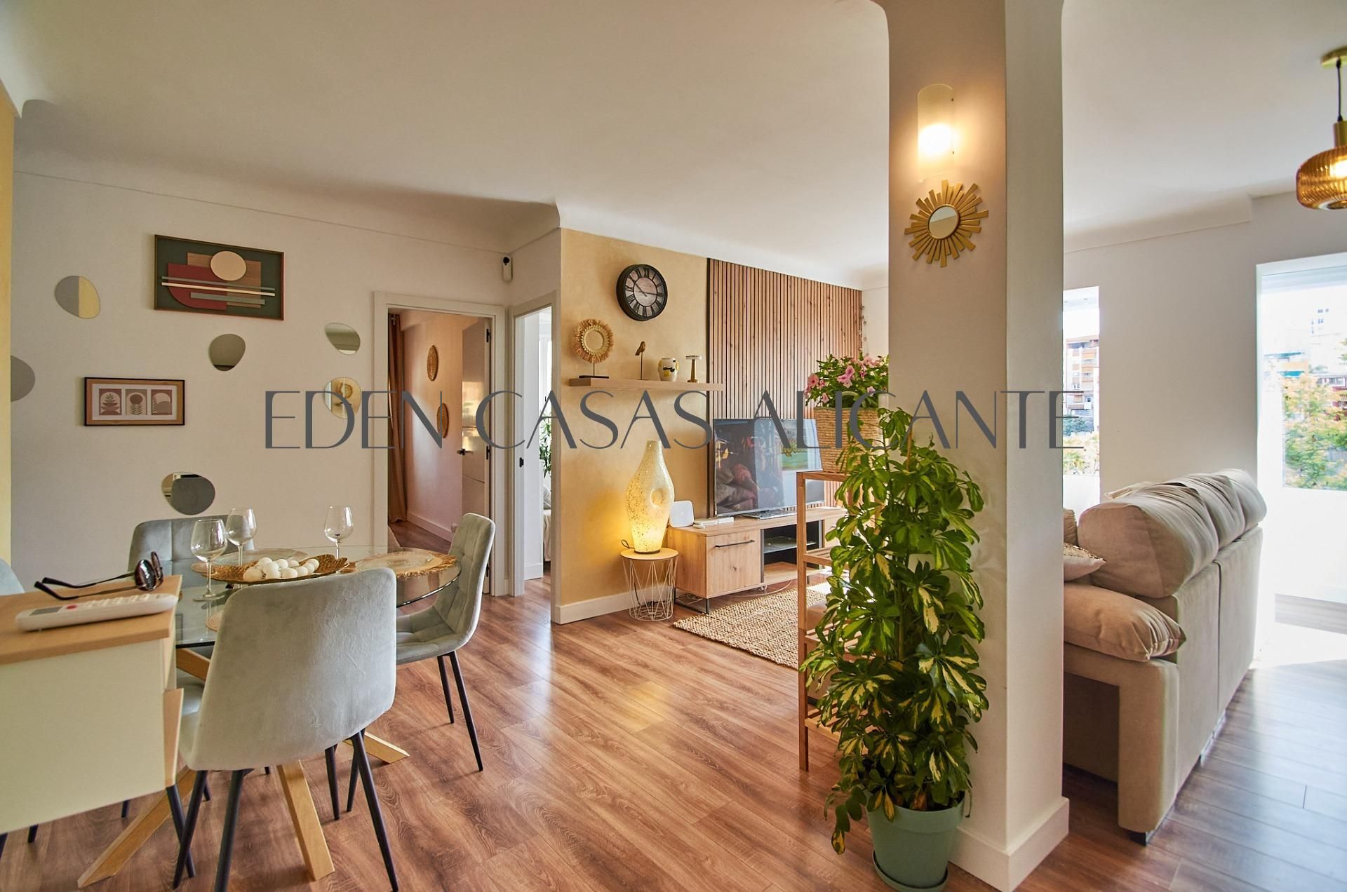 Sala d'estar de Apartament en venda en Villajoyosa / La Vila Joiosa amb Aire condicionat, Calefacció i Terrassa