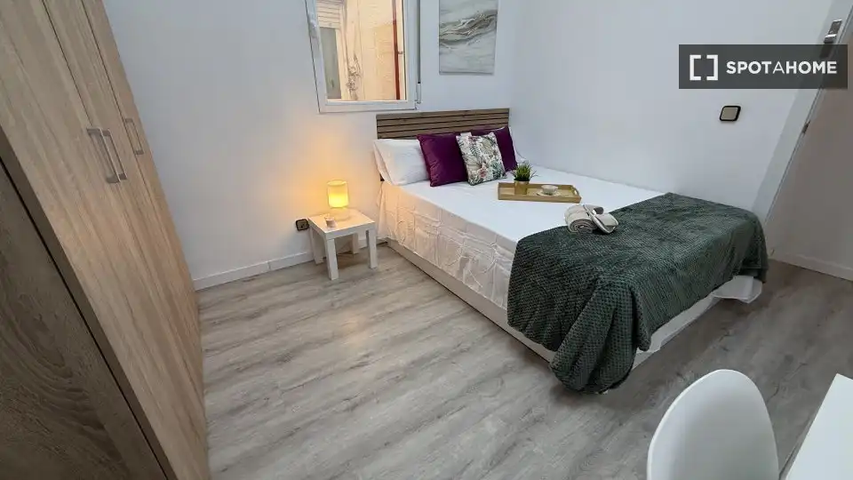 Habitación de Piso de alquiler en Madrid con Aire acondicionado, Calefacción y Amueblado