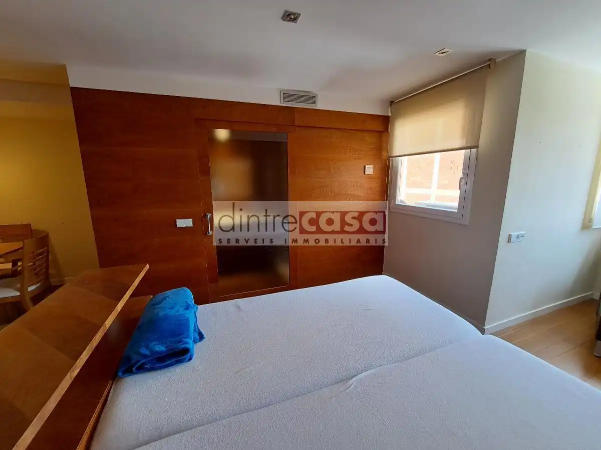 Schlafzimmer von Loft zum Verkauf in Barcelona mit Heizung und Ofen
