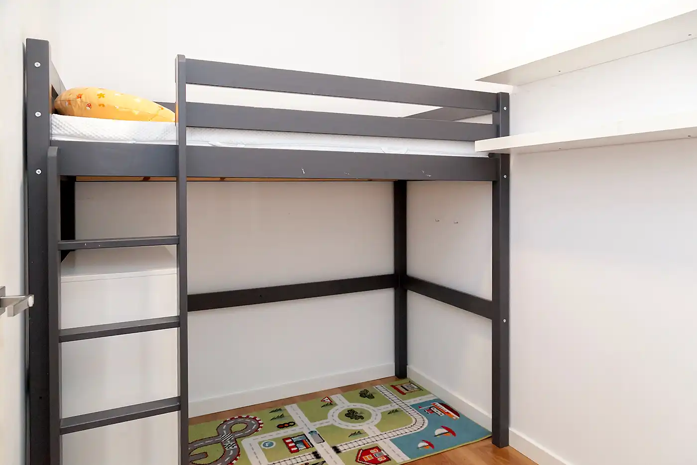 Schlafzimmer von Wohnung zum Verkauf in Barcelona mit Klimaanlage, Heizung und Terrasse
