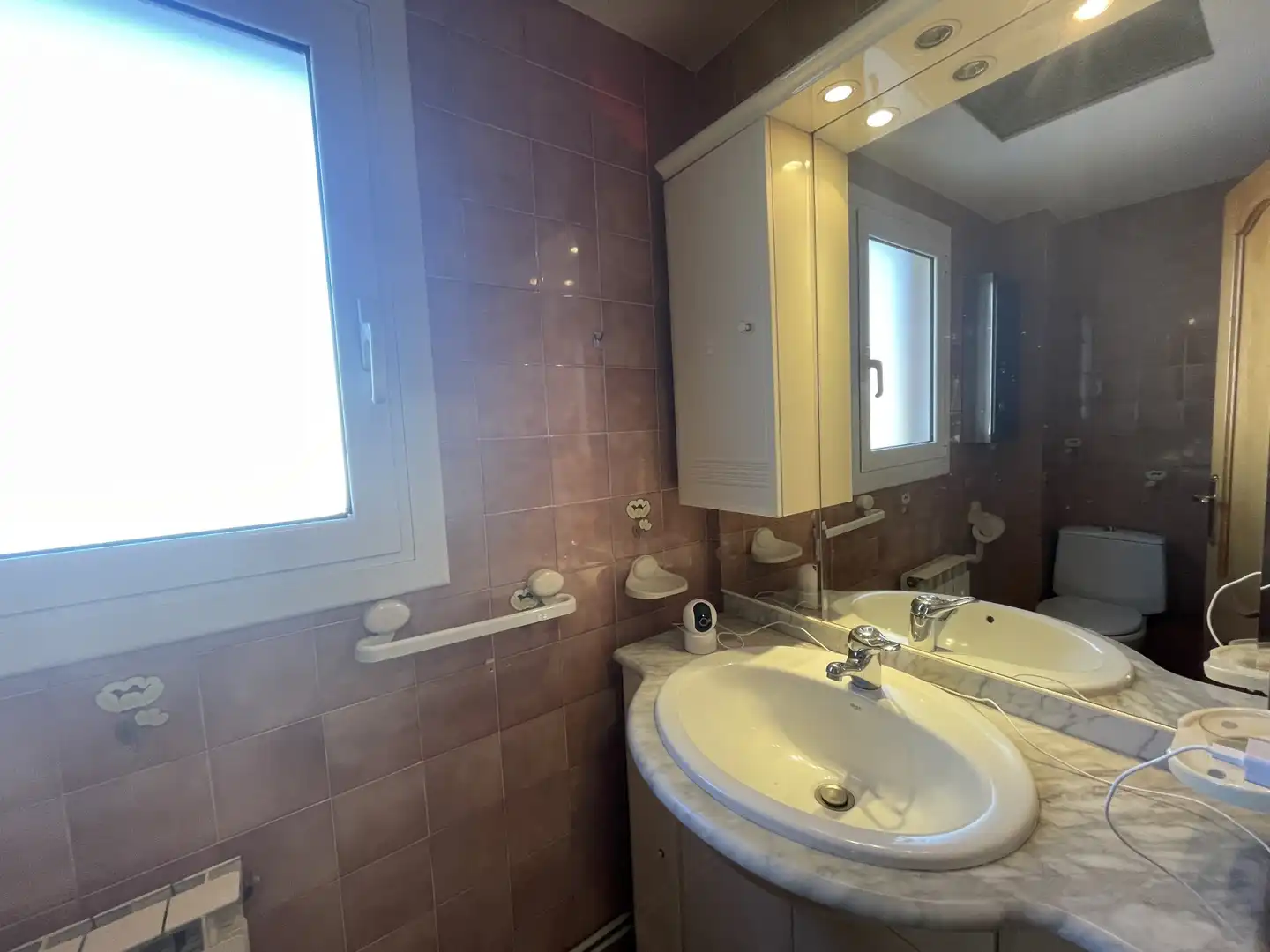 Baño de Casa adosada en venta en Salt con Calefacción, Terraza y Trastero