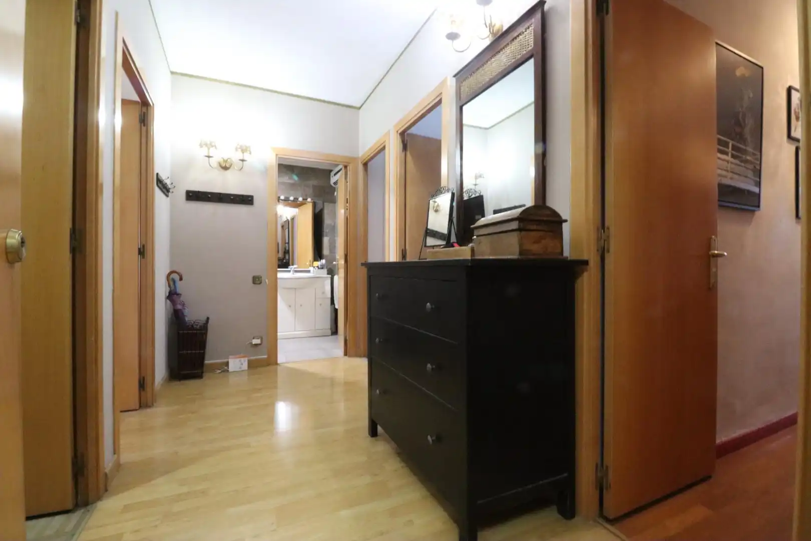 Piso en venta en Sabadell con Calefacción, Parquet y Terraza