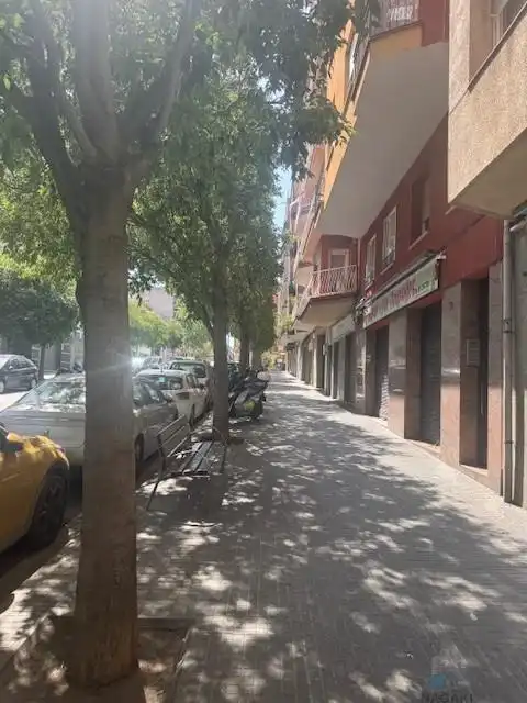 Vista exterior de Piso en venta en Santa Coloma de Gramenet