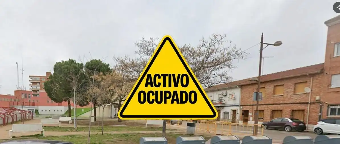 Parking de Casa o chalet en venta en Azuqueca de Henares con Jardín privado