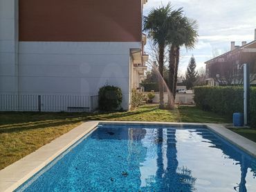 Villa con piscina in vendita a Extrarradio