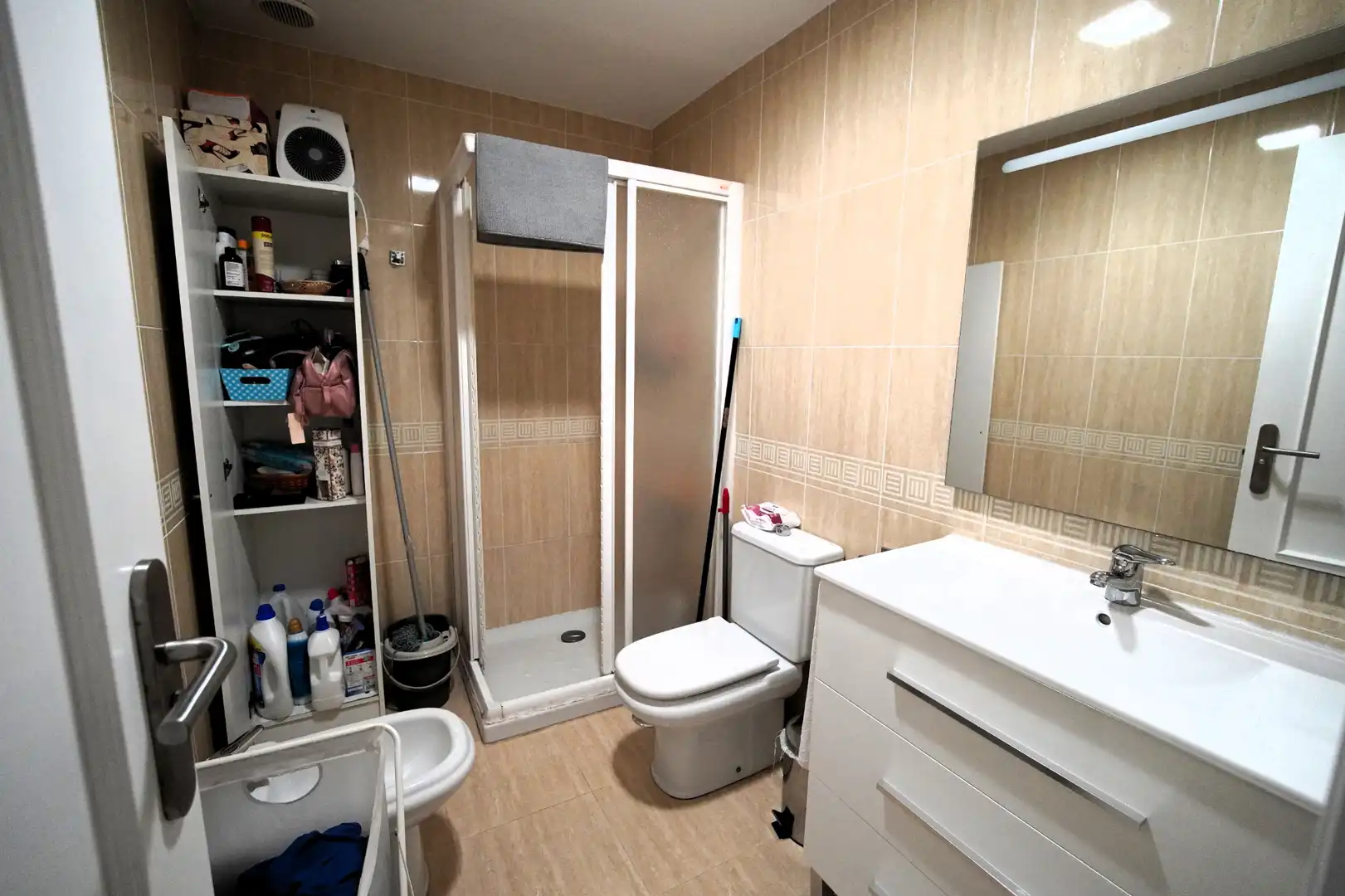 Baño de Apartamento en venta en Roquetas de Mar con Terraza y Piscina comunitaria