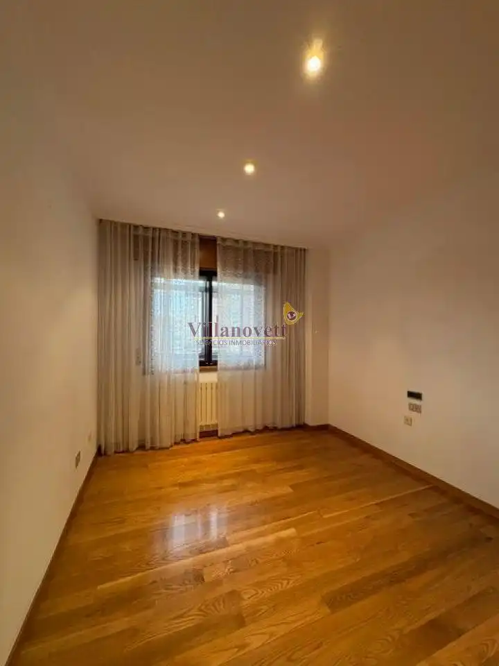 Habitación de Apartamento de alquiler en Vigo  con Calefacción, Parquet y Trastero