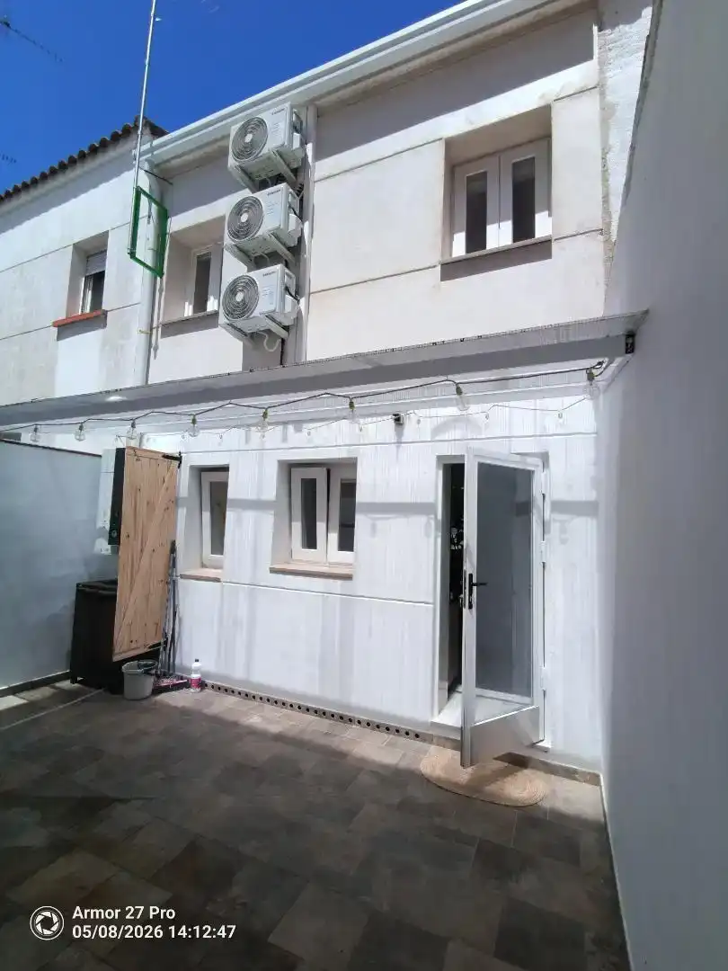 Vista exterior de Casa adosada en venda en Talavera de la Reina amb Aire condicionat