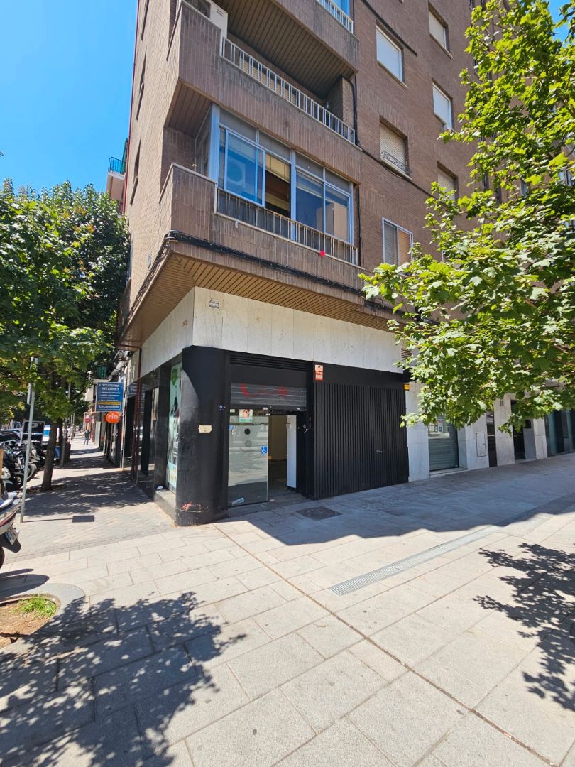 Exterior view of Premises to rent in  Madrid Capital  with Air Conditioner