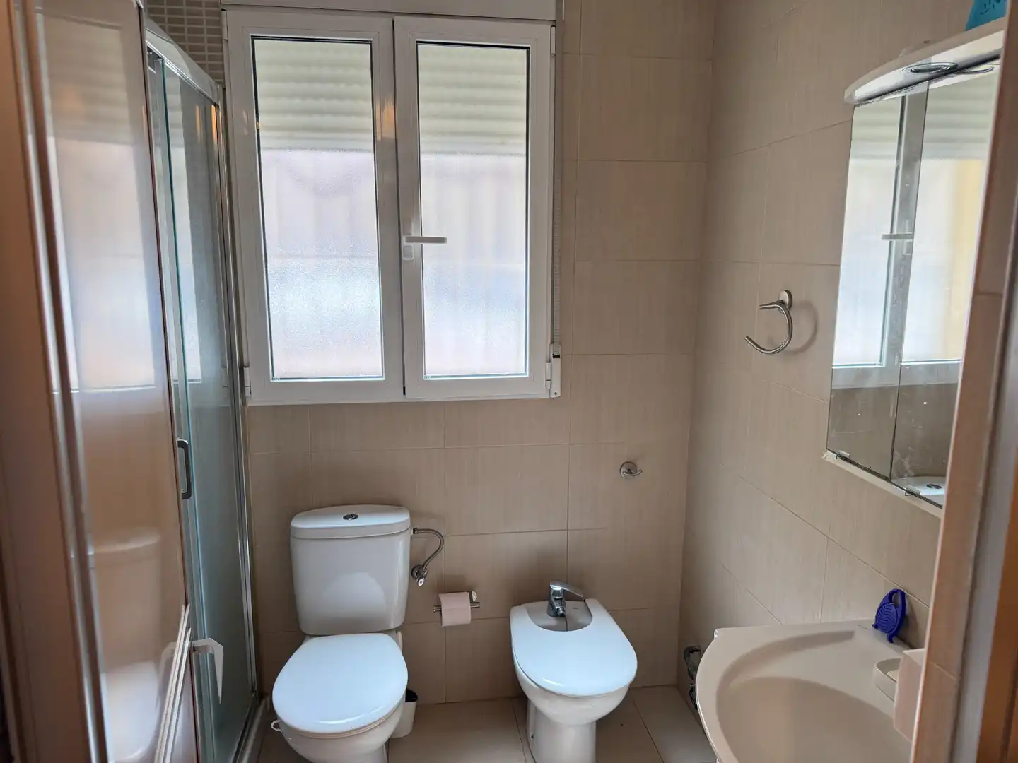 Bathroom of Flat for sale in Valencia  with Air Conditioner and Storage room