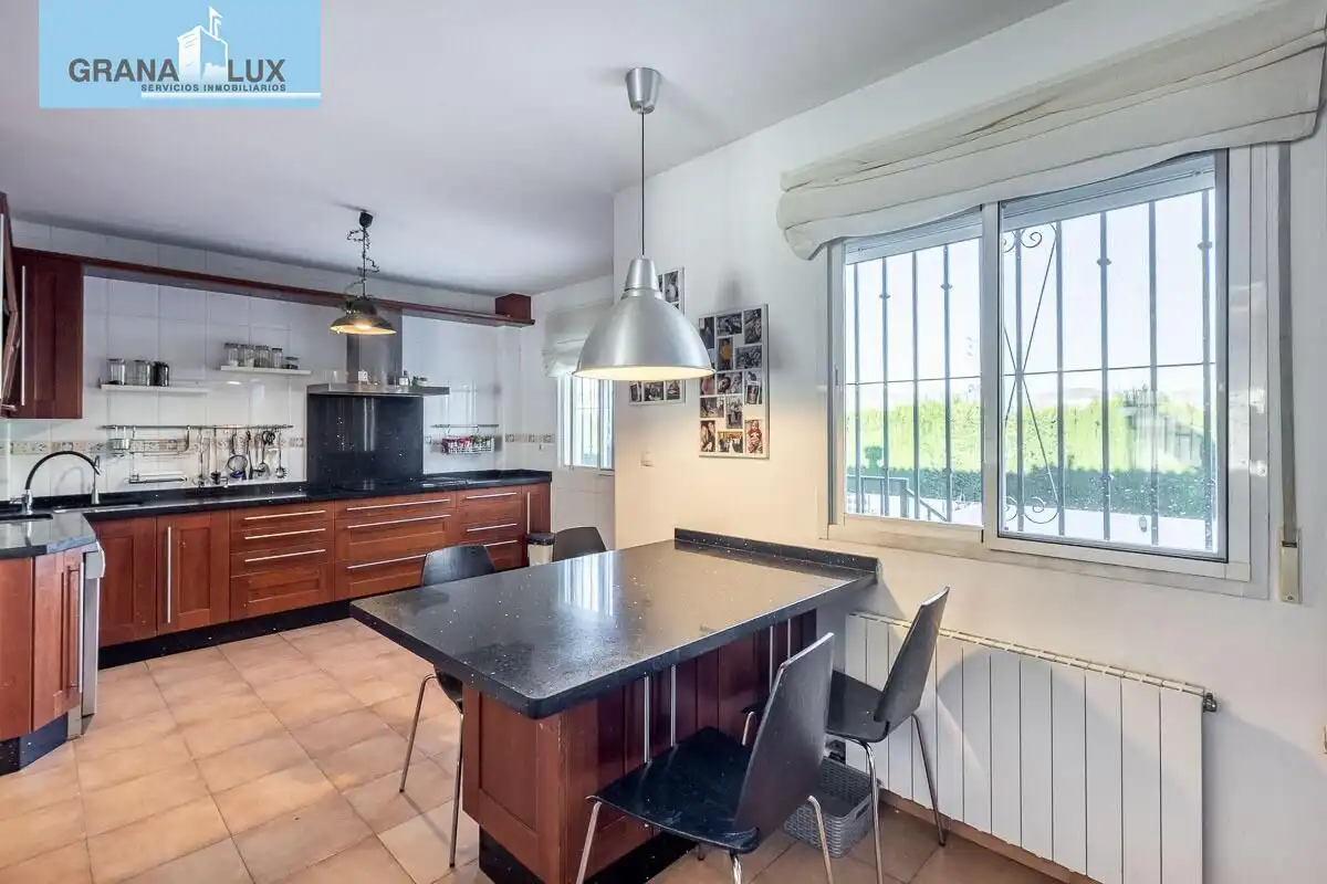 Cocina de Casa o chalet en venta en Vegas del Genil con Aire acondicionado, Calefacción y Terraza