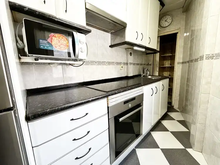 Kitchen of Flat for rent in Madrid  with Air Conditioner, Heating and Parquet flooring