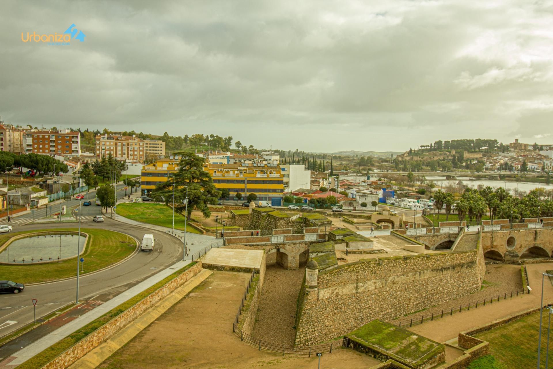 Exterior view of Attic to rent in Badajoz Capital  with Private garden, Terrace and Storage room