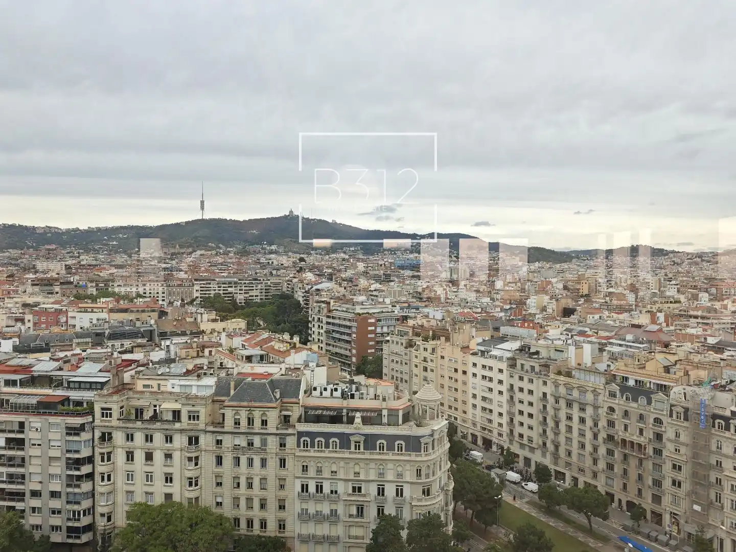 Exterior view of Office for rent in Barcelona  with Air Conditioner and Heating