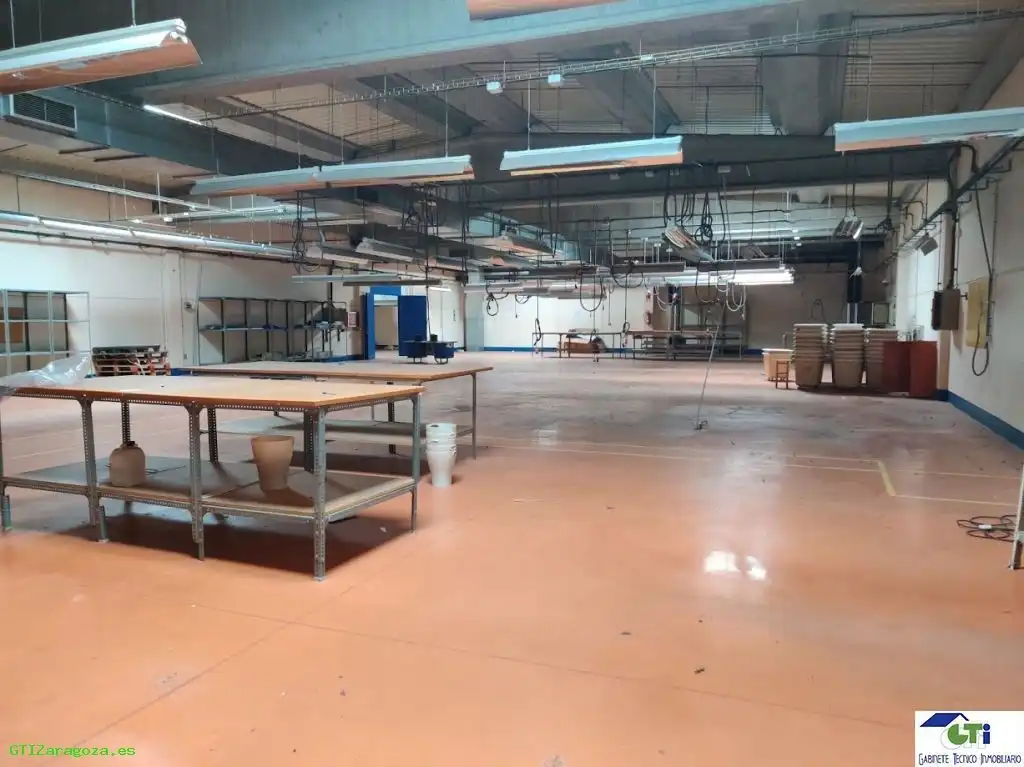 Nave industrial de alquiler en Zaragoza