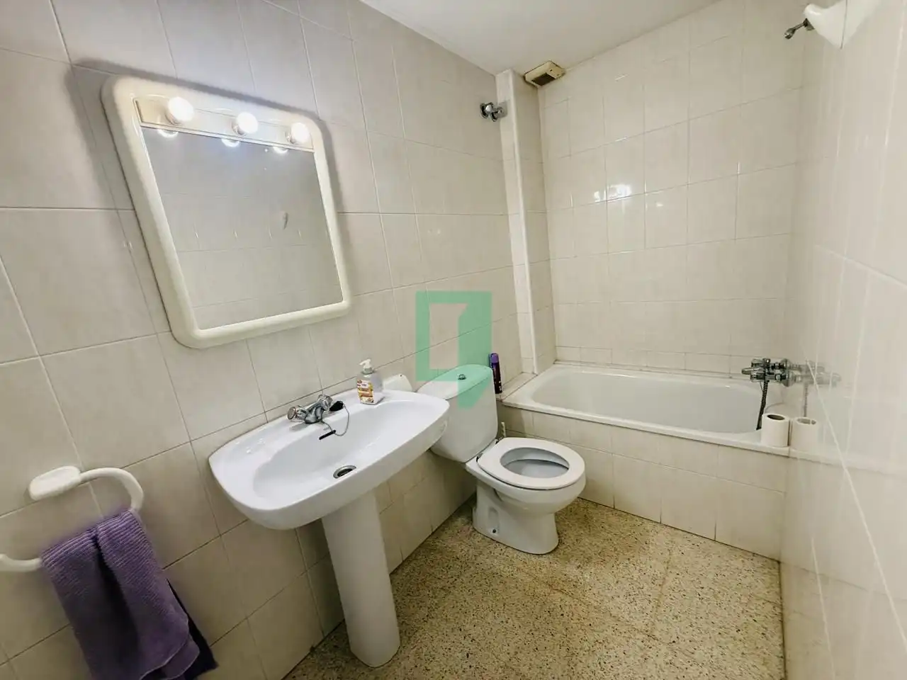 Badezimmer von Geschaftsraum zum Verkauf in Badalona mit Klimaanlage