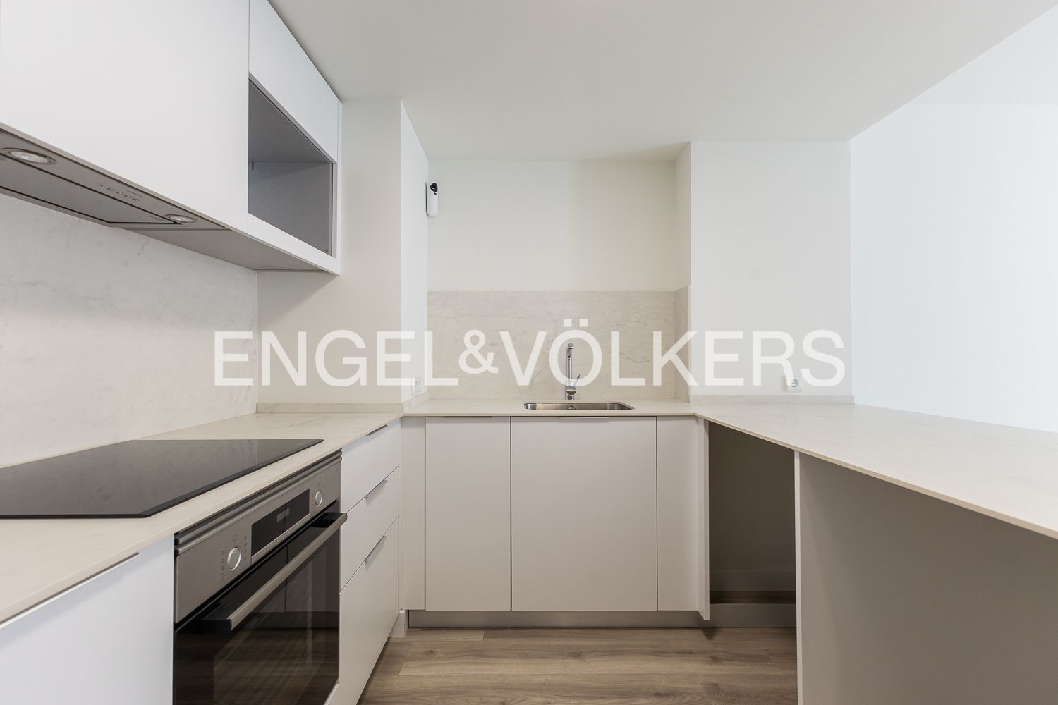 Kitchen of Apartment to rent in  Valencia Capital  with Air Conditioner, Heating and Terrace
