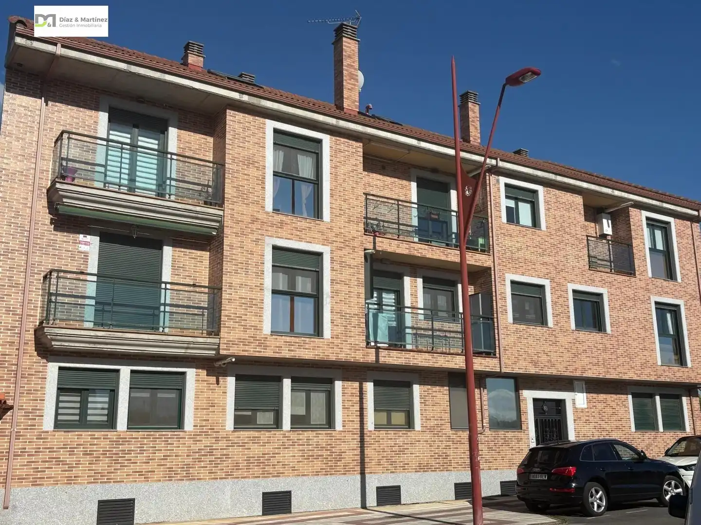 Vista exterior de Apartamento de alquiler en San Andrés del Rabanedo con Calefacción, Parquet y Trastero