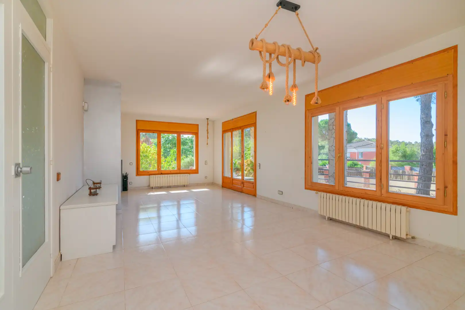 Sala de estar de Casa o chalet de alquiler en Begues con Calefacción, Jardín privado y Terraza