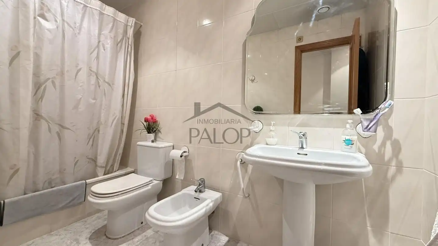 Baño de Piso en venta en Carcaixent con Aire acondicionado, Terraza y Alarma