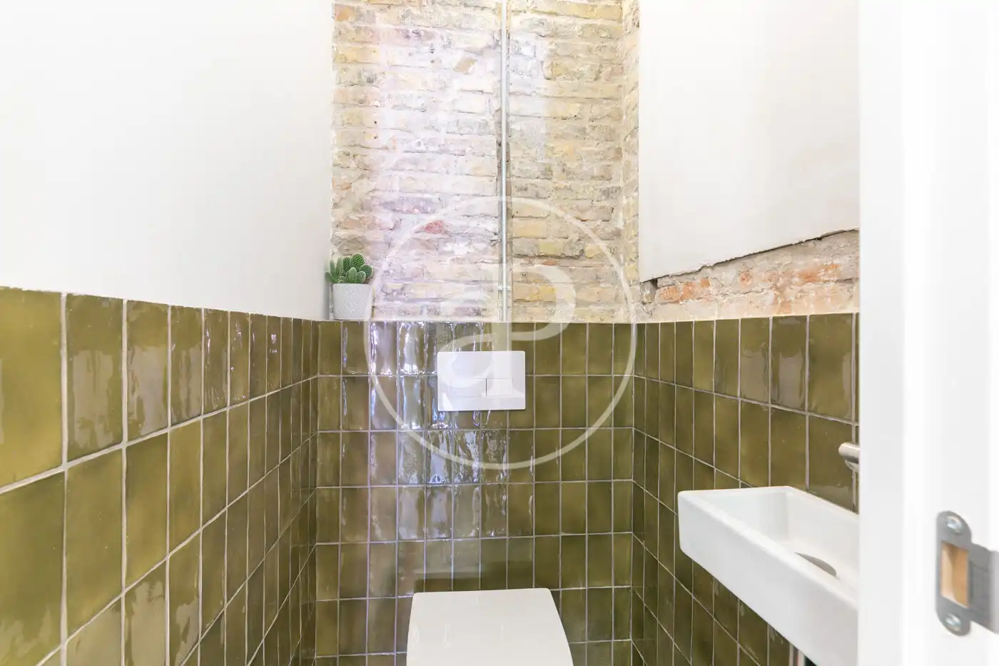 Bathroom of Flat for sale in Barcelona  with Air Conditioner, Heating and Balcony