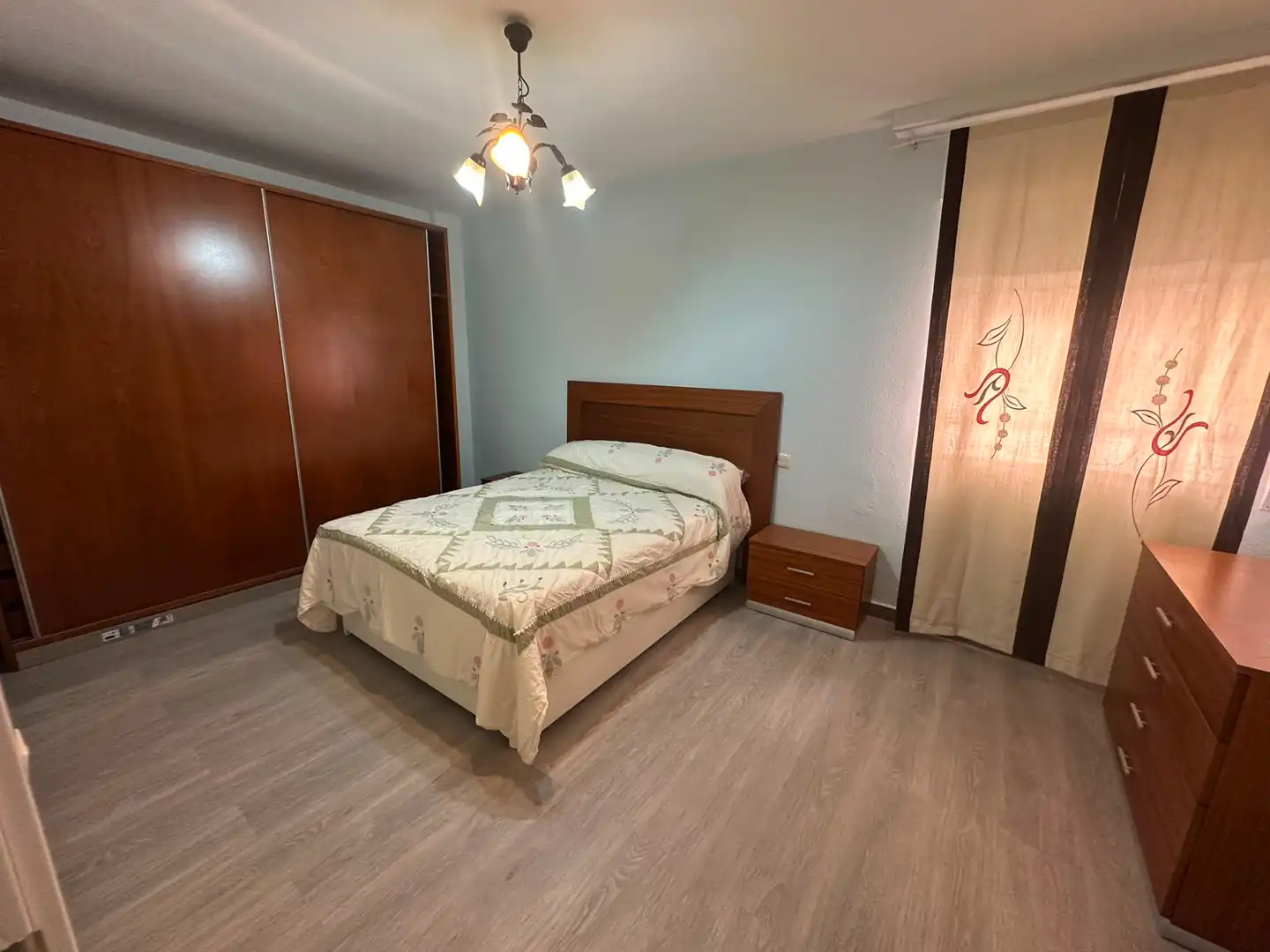 Dormitori de Pis en venda en Don Benito amb Aire condicionat, Parquet i Moblat