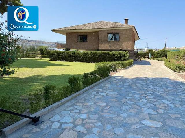 Casa-chalet en Alquiler en Vistahermosa