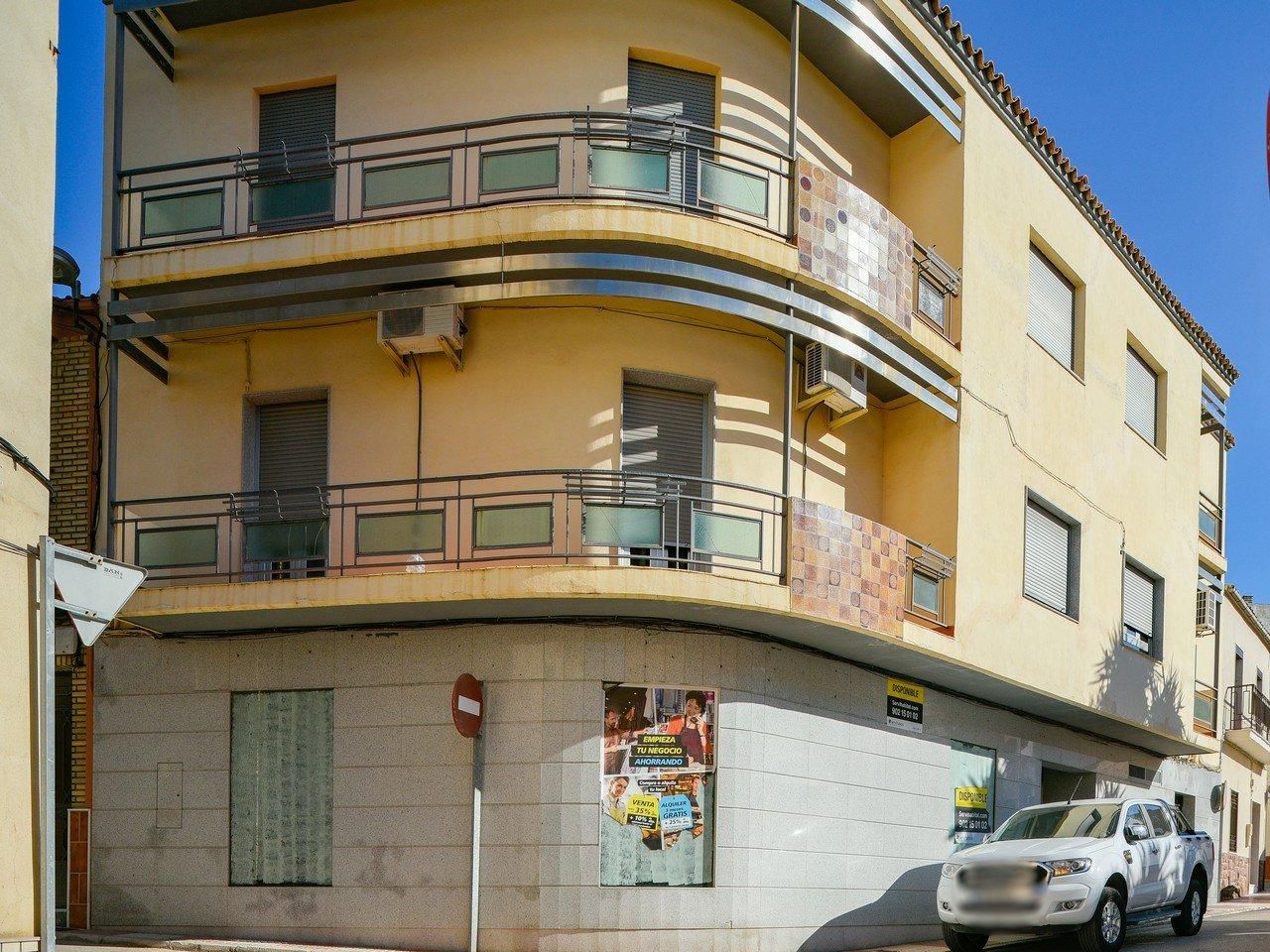Exterior view of Premises for sale in Bailén
