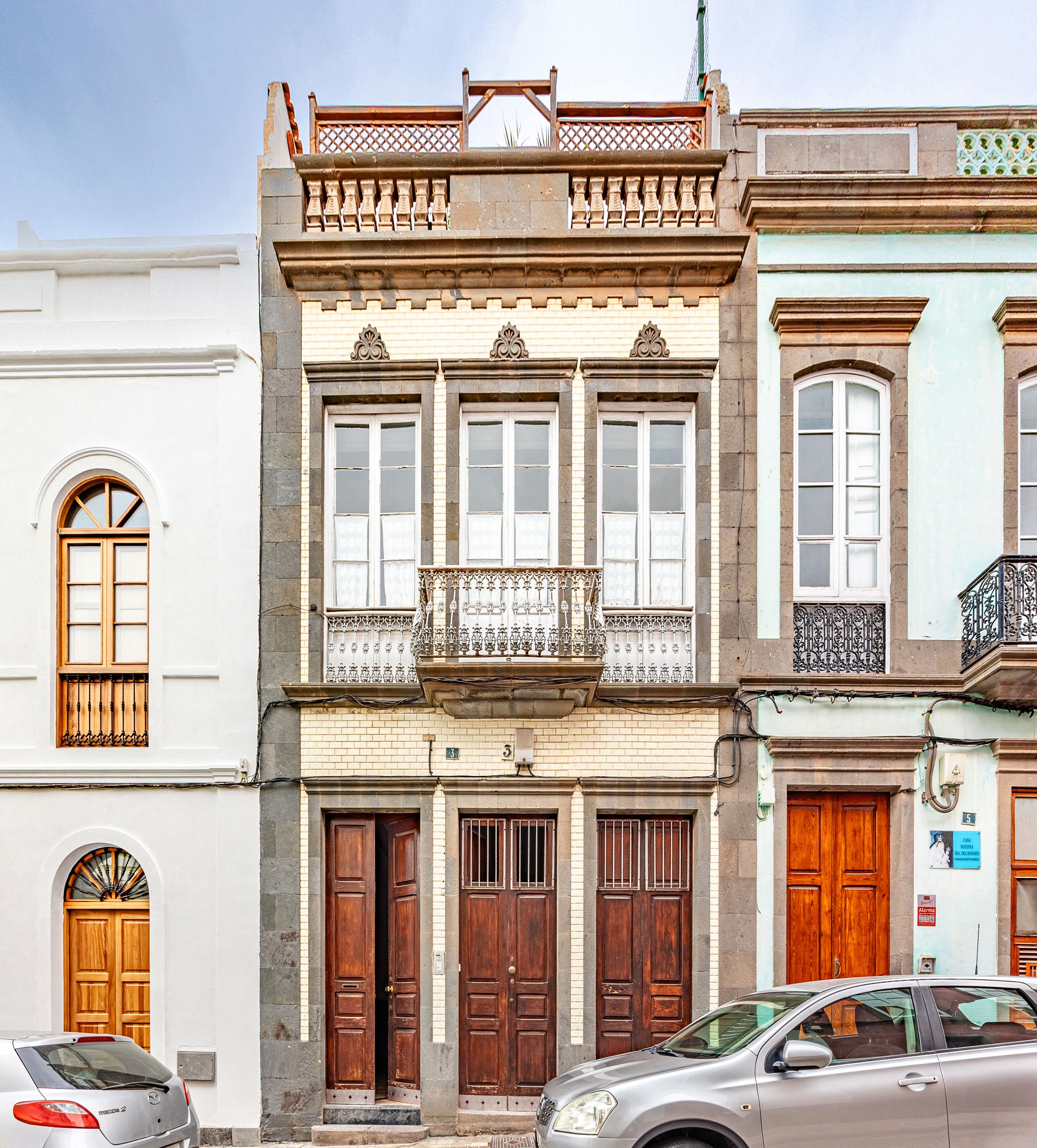 Vista exterior de Casa o xalet en venda en Las Palmas de Gran Canaria amb Terrassa i Traster