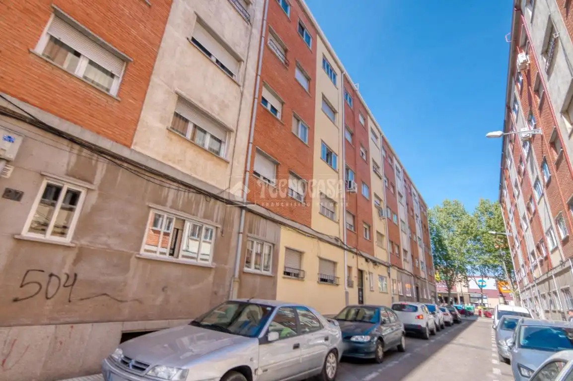 Vista exterior de Piso en venta en Salamanca con Calefacción y Trastero