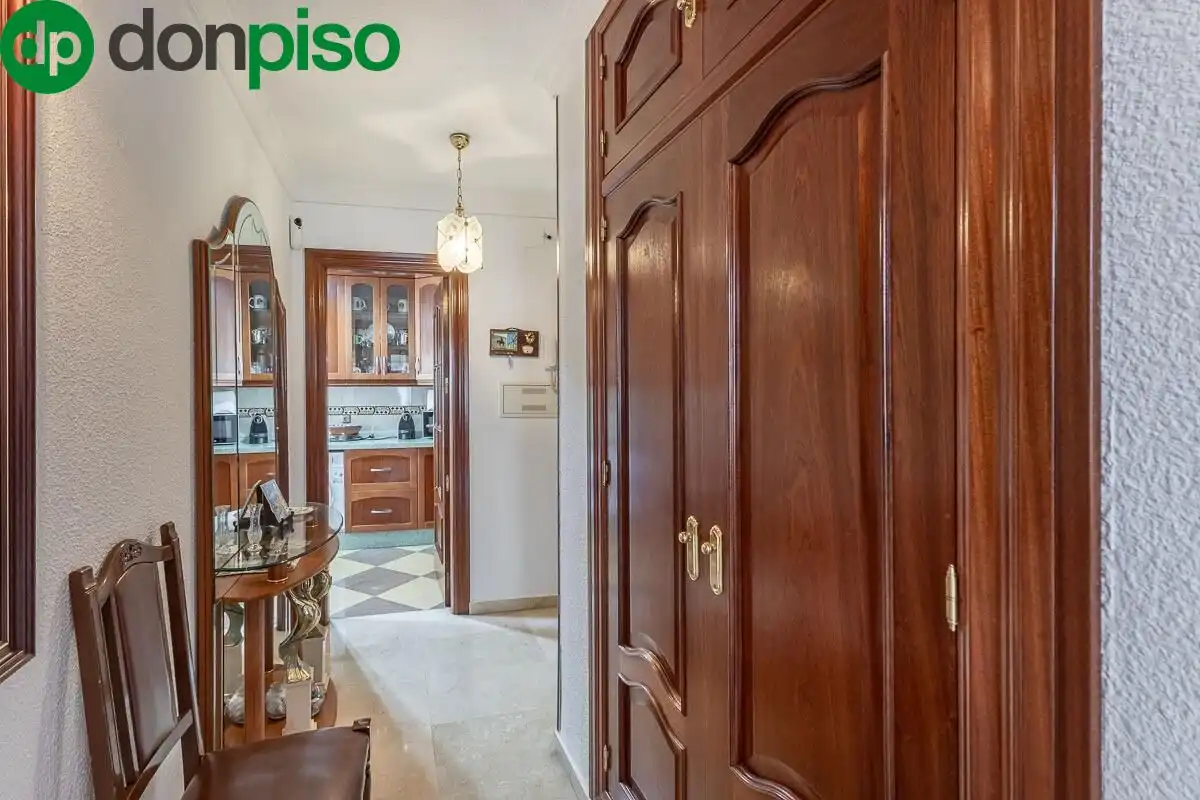 Flat for sale in Granada