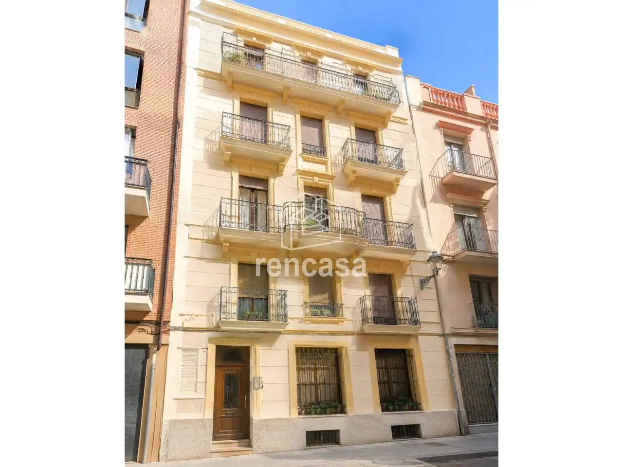 Vista exterior de Edificio en venta en Lleida