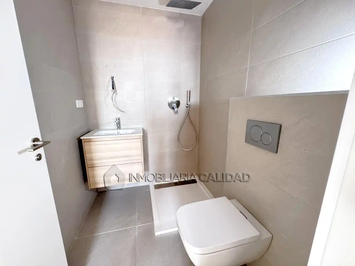 Baño de Piso en venta en Santa Pola con Calefacción, Trastero y Piscina