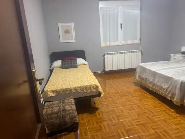Dormitori de Casa o xalet en venda en Castropol amb Calefacció, Jardí privat i Parquet